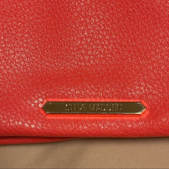 Steve Madden Bjules Coral Crossbody Bag like New statement Purse Card Zipper - Picture 10 of 11